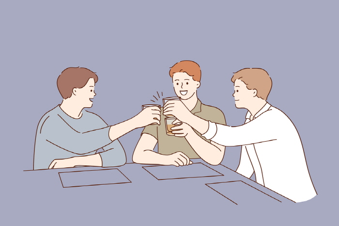 가볍고 깔끔한 한잔 찾는다…도수낮은 술 선호 - 중기이코노미 가볍고 깔끔한 한잔 찾는다…도수낮은 술 선호 - 중기이코노미